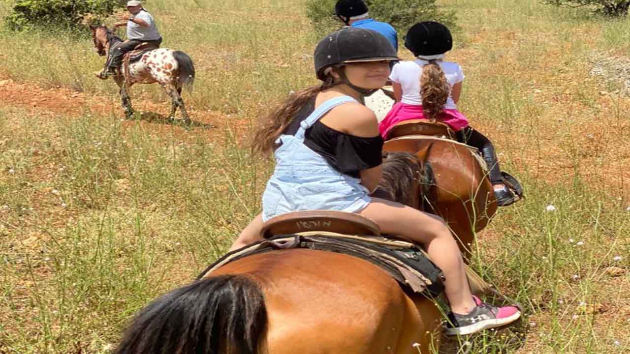 רכיבה על סוסים לילדים